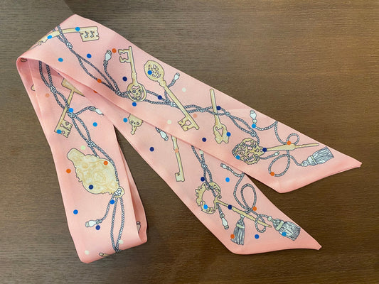 渡假小絲巾 粉紅鑰匙