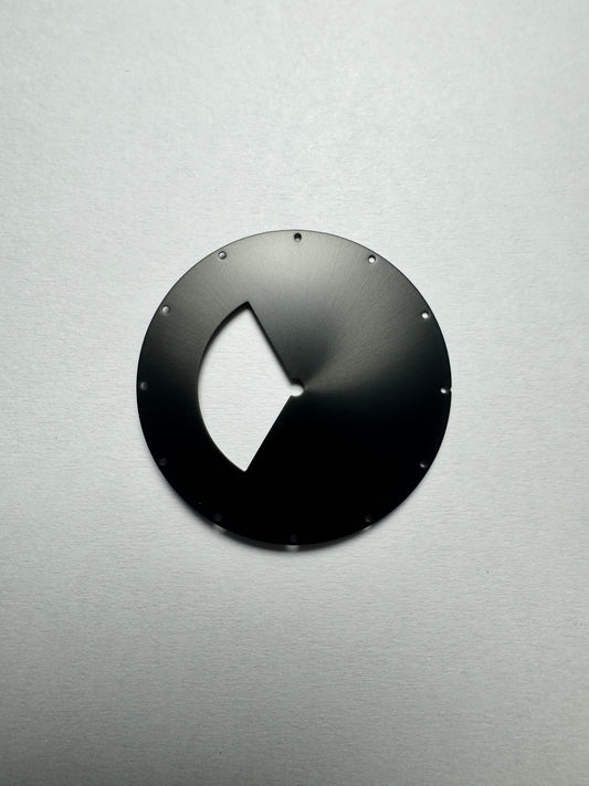 42MM |錶盤|扇形磨砂黑色