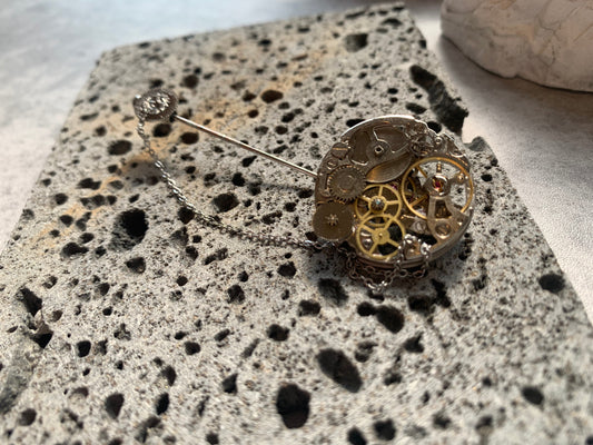 製錶師的優雅胸針 - Watchmake Factory